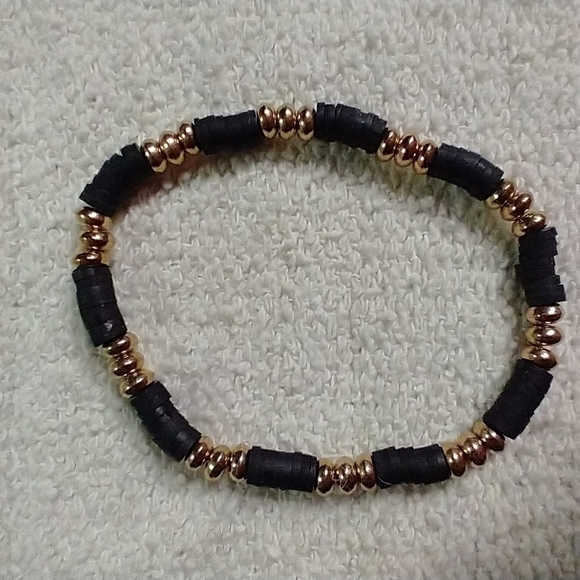 Vintage Jewelry - Black goldtone beaded stretch bracelet